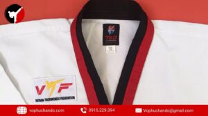 Võ Phục Taekwondo Cổ Đỏ Đen – Sang Trọng & Bền