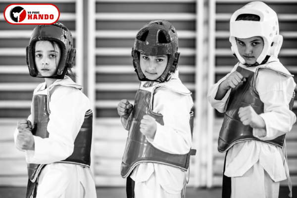 Giá Võ Phục Taekwondo Mới Nhất 2026 | Bảng Giá Chi Tiết Từ A-Z
