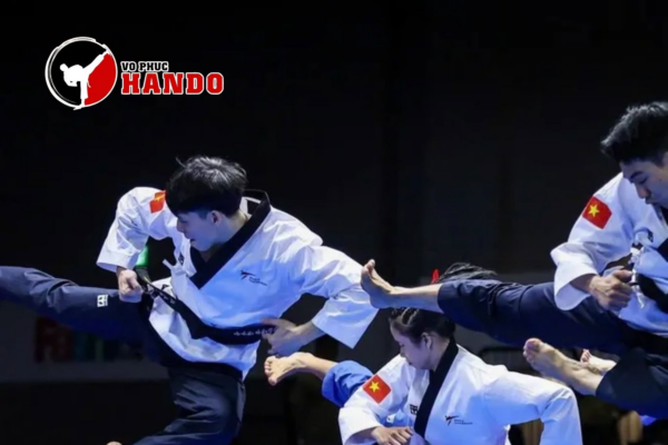 Võ phục Taekwondo là gì? Cách chọn võ phục chuẩn cho người mới